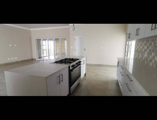 4 BEDROOM HOUSE FOR SALE IN MENKENKOP